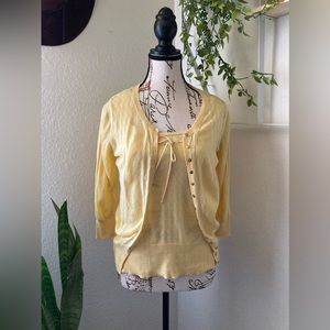 Vintage Levi’s 2 piece light yellow tank top & cardigan Sz:Lrg